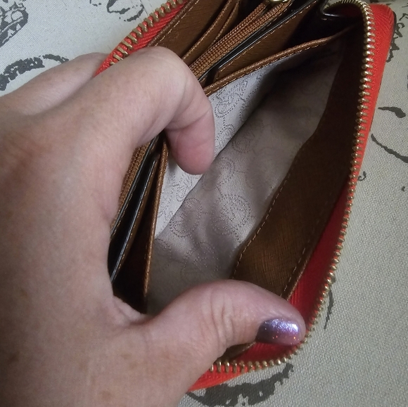 Michael Kors zip large wallet in orange/white - Picture 12 of 12